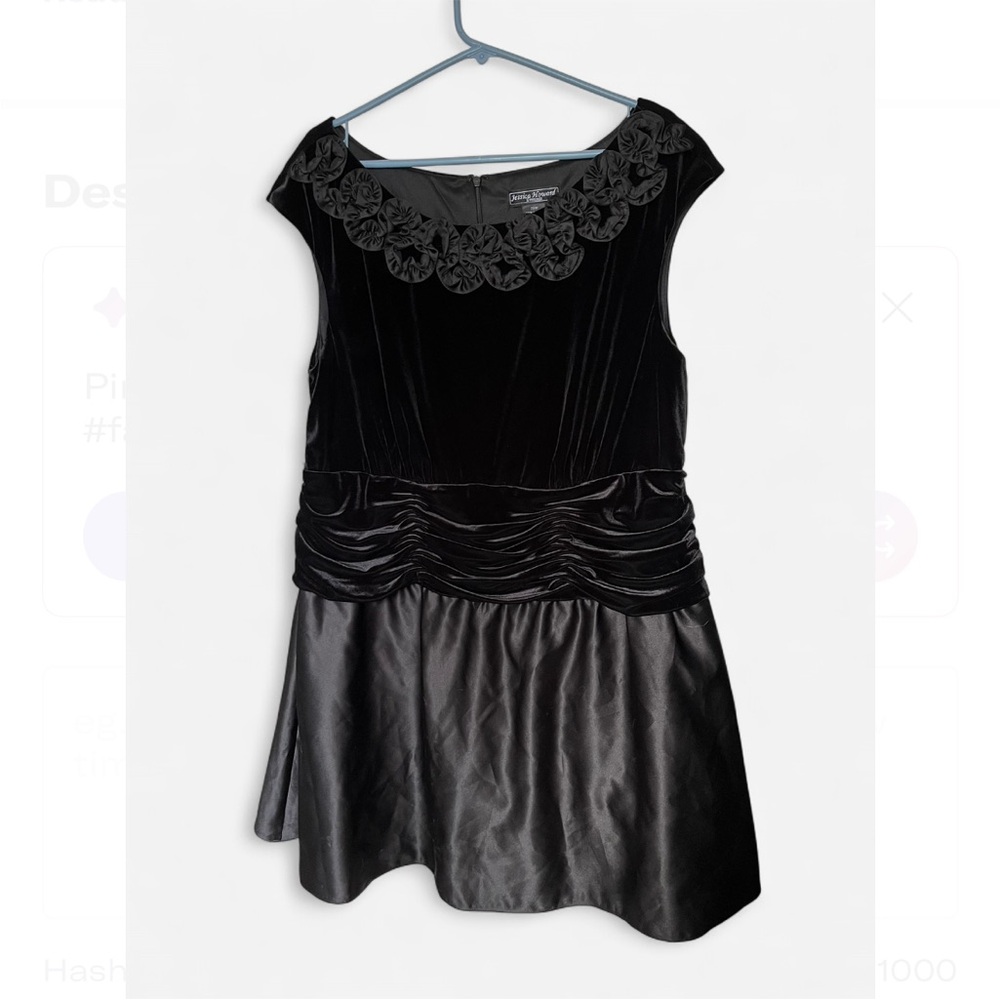 Jessica Howard Black Velvel Evening Dress Size 22W(2X)